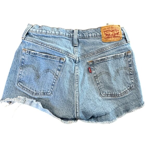 Levis 501 High Rise Distressed Denim Shorts Womens Size 27 Frayed Hem Light Wash - Picture 4 of 5